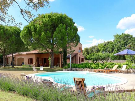 Méditerranée Location Villa with Private pool in La Roque-sur-Pernes, Provence