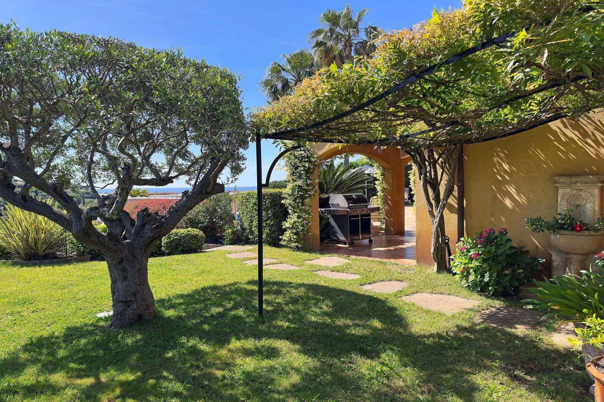 Méditerranée Location Villa with Private pool in Cavalaire sur Mer, Côte d'Azur