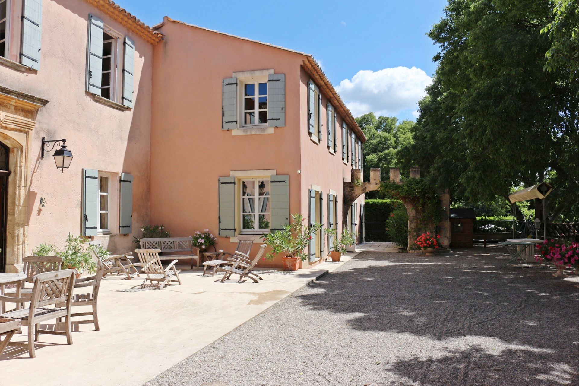 Méditerranée Location Manor with Private pool in Raphèle les Arles, Provence