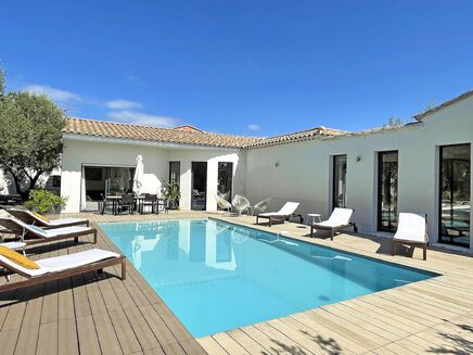 Méditerranée Location Villa with Private pool in Uzes, Provence