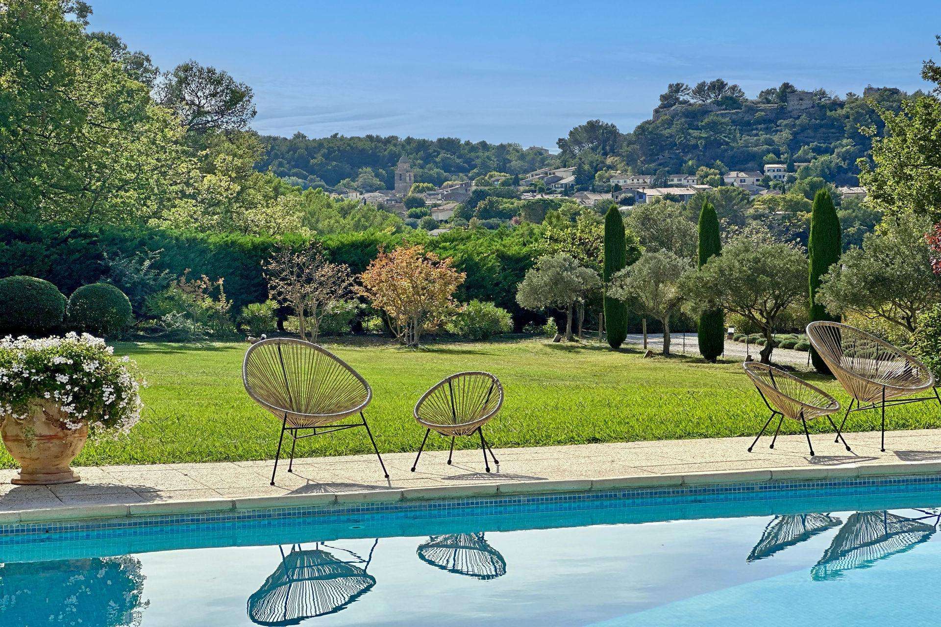 Méditerranée Location Villa with Private pool in Rognes, Provence