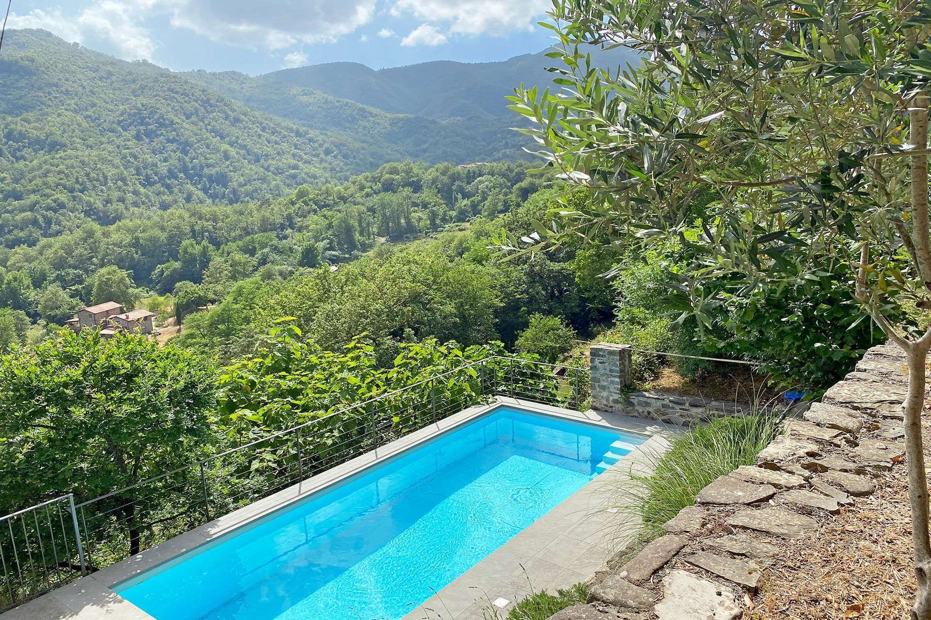 Méditerranée Location Maison avec Piscine privée à Tresana, Toscane