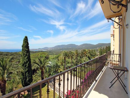 Méditerranée Location Appartement avec Piscine privée à La Croix Valmer, Côte d'Azur