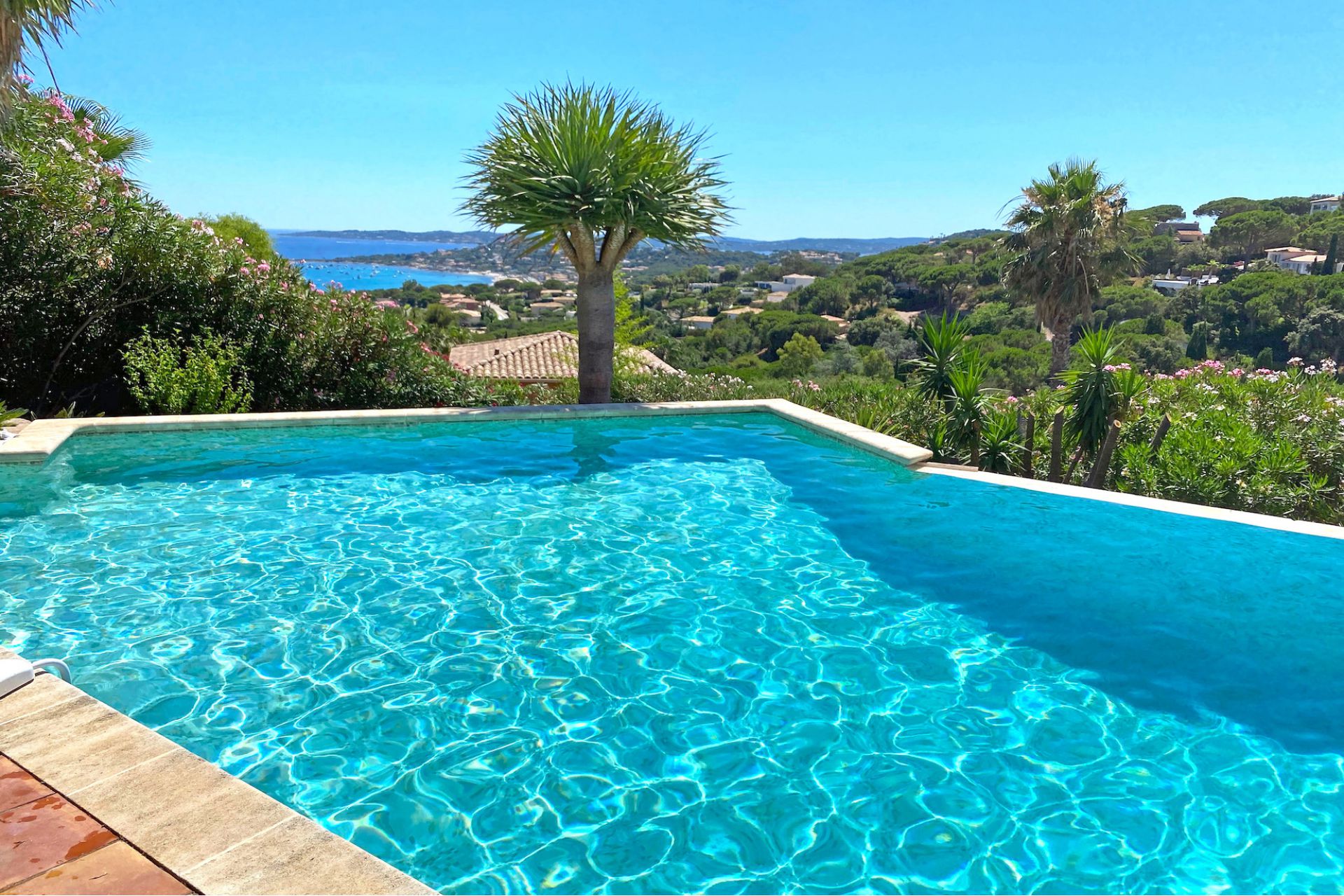 Méditerranée Location Villa avec Piscine privée à Sainte Maxime, Côte d'Azur