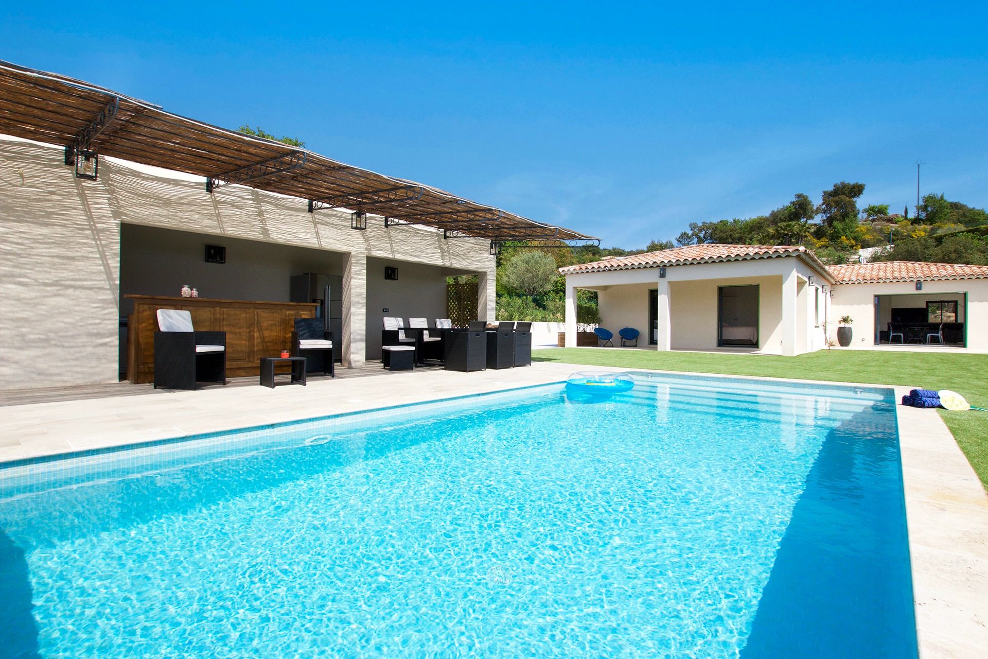 Méditerranée Location Villa with Private pool in Le Plan de la Tour, Côte d'Azur