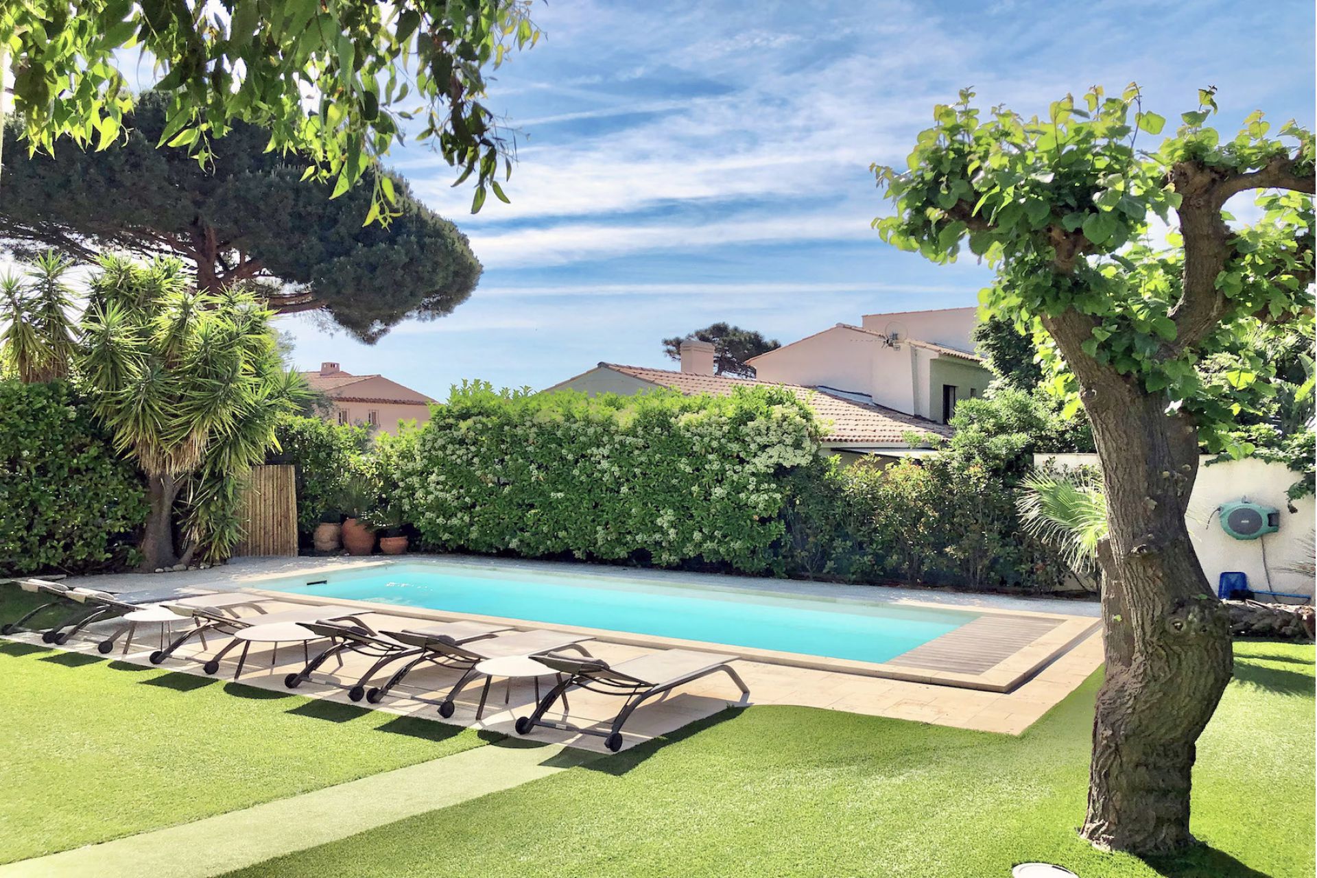 Méditerranée Location Villa with Private pool in Sainte-Maxime, Côte d'Azur