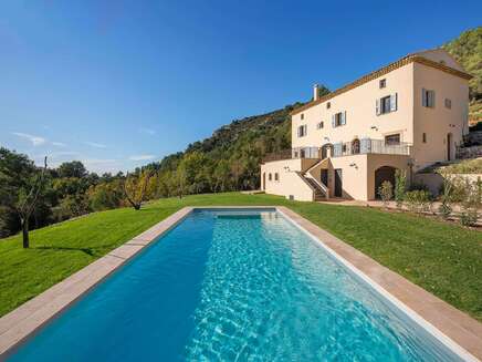 Méditerranée Location Bastide with Private pool in Vauvenargues, Provence