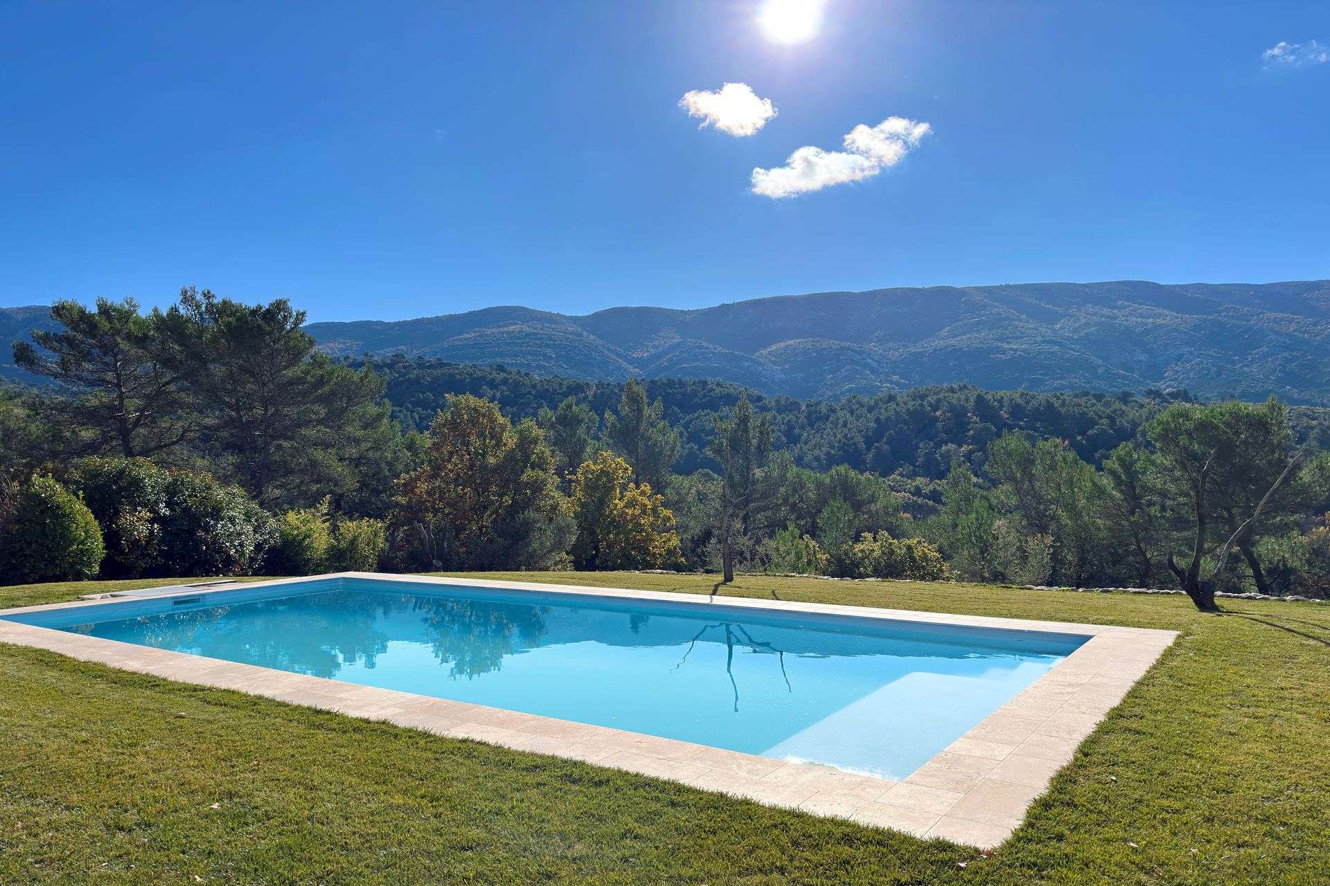 Méditerranée Location Bastide with Private pool in Vauvenargues, Provence