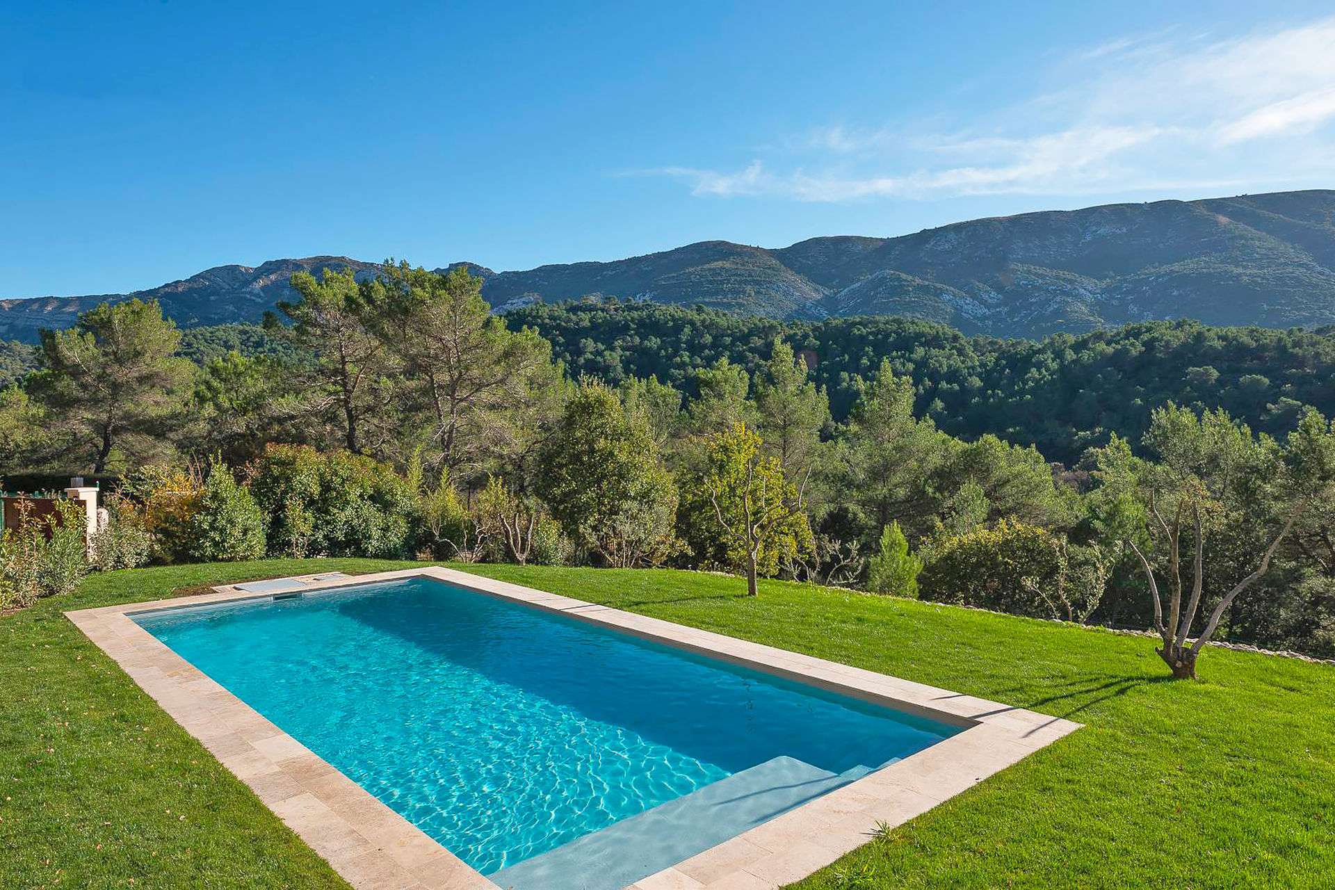 Méditerranée Location Bastide avec Piscine privée à Vauvenargues, Provence