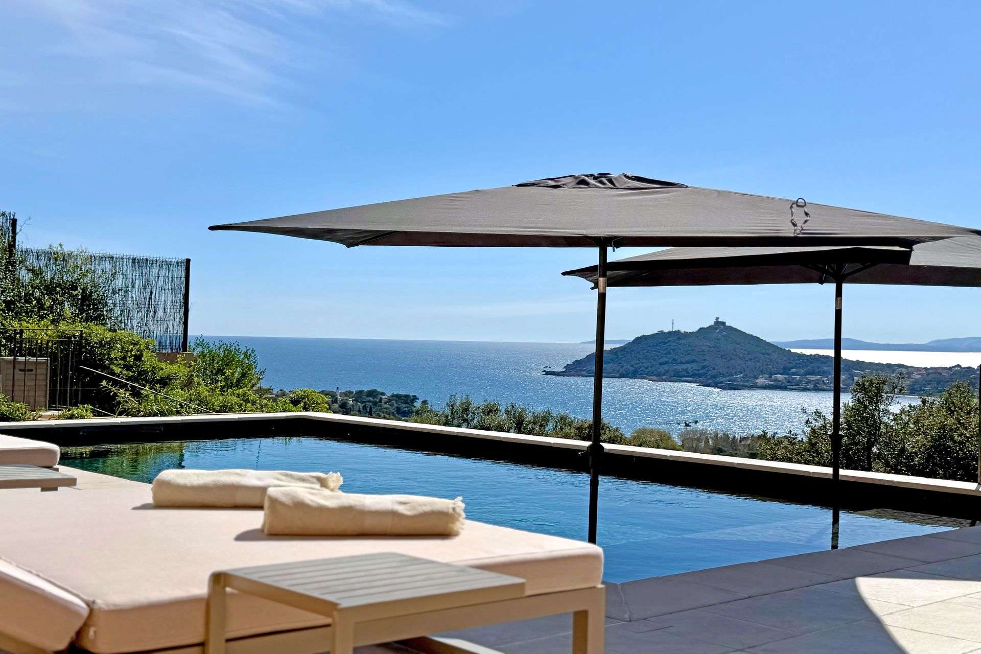 Méditerranée Location Villa with Private pool in Agay, Côte d'Azur